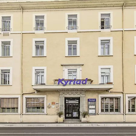 Kyriad Orange Centre 3*